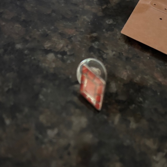 Sterling silver coral Diamond-Shaped Earrings - Picture 4 of 4